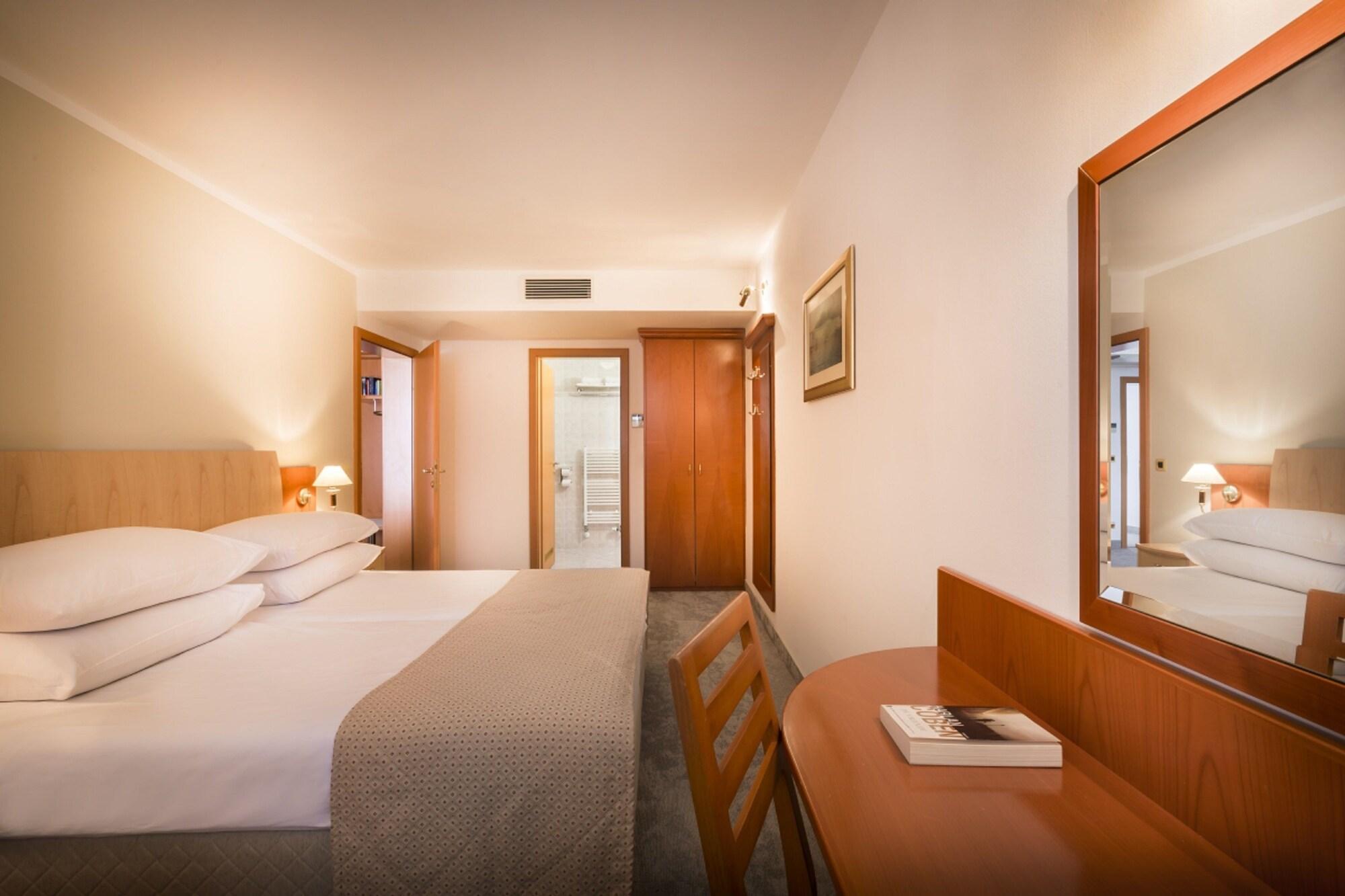 Sunny Baska Residence By Valamar, Ex Zvonimir Екстер'єр фото